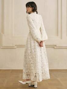 Cévolie 女式中式立领灯笼袖优雅蕾丝刺绣腰部收腰中长连衣裙，米色 - 米色 - 查看 2