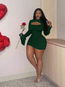 Veslaya Vestido ajustado rojo sexy con diseño hueco y mangas acampanadas para tallas grandes, con diseño revelador en el pecho - Verde Oscuro - Ver 5