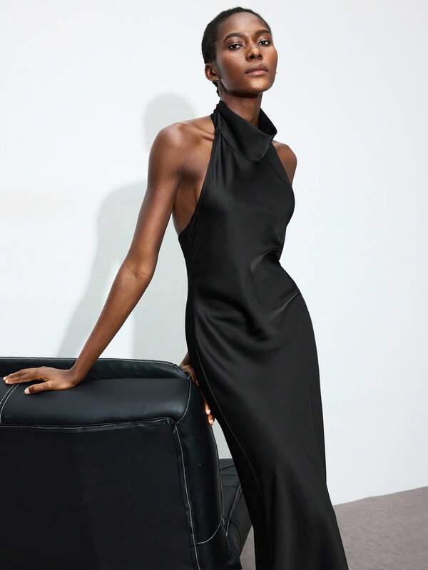 Maija Vestido ajustado y sexy de mujer con escote halter, espalda descubierta y bajo de cola de sirena de unicolor