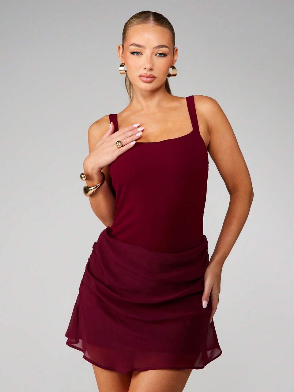 MISSGUIDED Vestido corto navideño fruncido con escote cuadrado