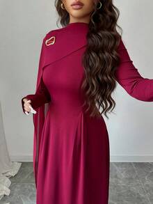 Islaluna Robe élégante urbaine en mousseline de soie avec patchwork, col montant, manches longues, coupe évasée, avec décoration de broche en métal. Convient pour la remise des diplômes, les événements de vacances, les sorties, les mariages, l'automne/hiver