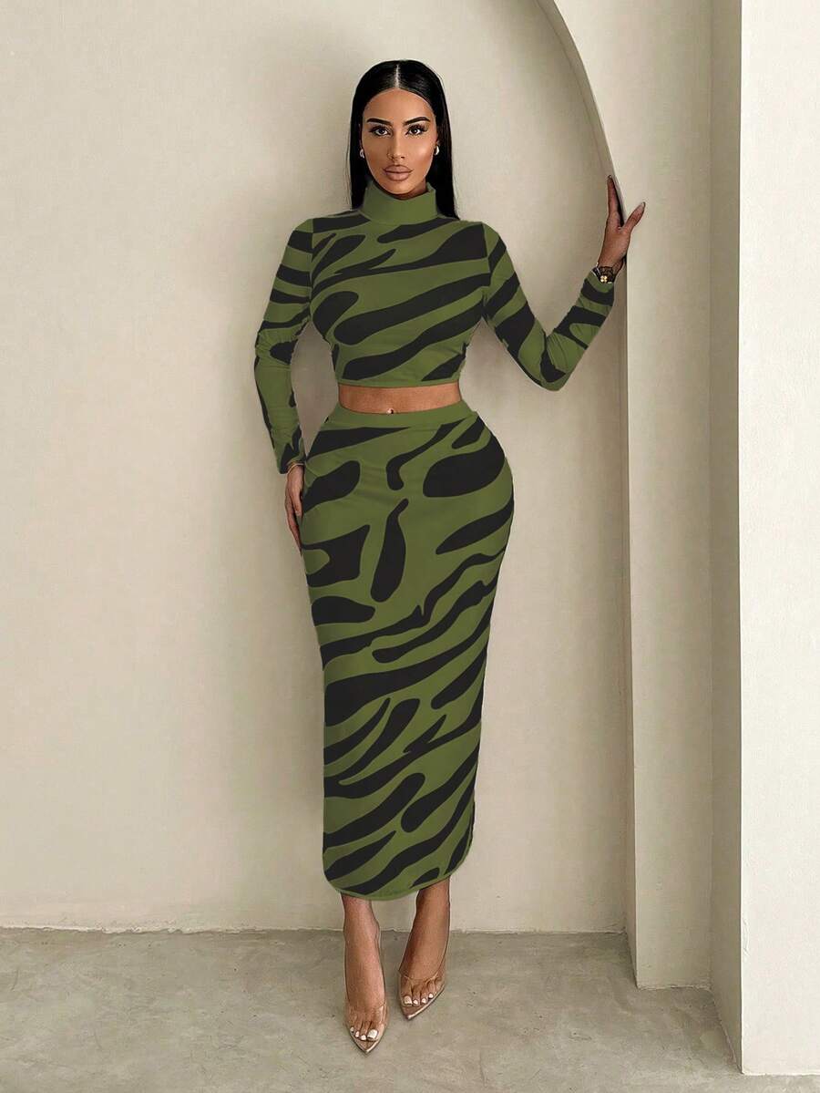 Zolique 2 件套女式短款针织高领上衣和动物印花裙套装，时尚又有型 - 軍綠色 - 查看 1