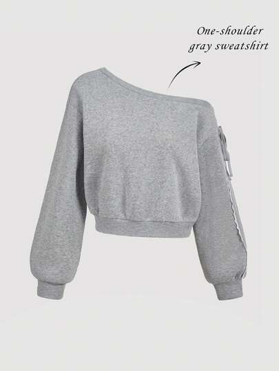 SHEIN MOD 大码女式休闲不对称领撞色蕾丝蝴蝶结装饰短款运动衫，适合日常通勤，秋冬季