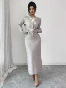 SHEIN Elenzya طقم قطعتين فاخر مكون من كارديجان أكمام طويلة بأزرار من الدانتيل الرقيق مستوحى من موسم الخريف/الشتاء مع تنورة أنبوبية متوسطة الطول - لون مشمشي - مشاهدة 3