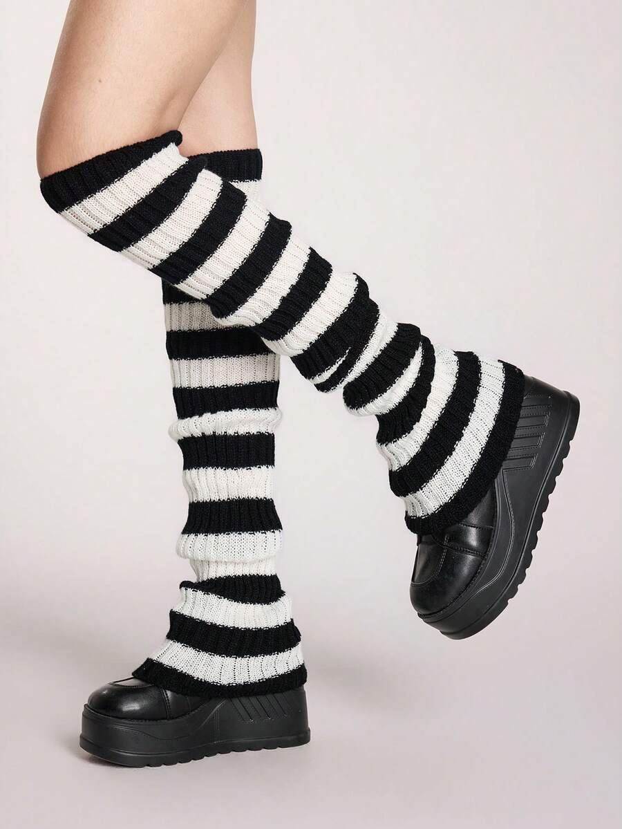 ROMWE Goth 1双女士纯色针织加长腿套，深紫色和黑色条纹，适合所有季节 - 黑與白 - 查看 1