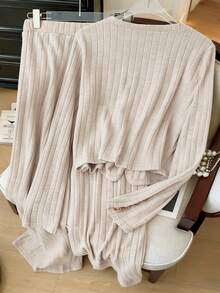 Regalyn Conjunto de 2 piezas de top de manga larga acanalado y pantalones para mujer de talla grande