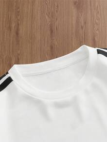 EASEVO 大码男士休闲日常通勤运动风格卡通刺绣贴片撞色条纹侧落肩宽松运动衫 - 白色 - 查看 3