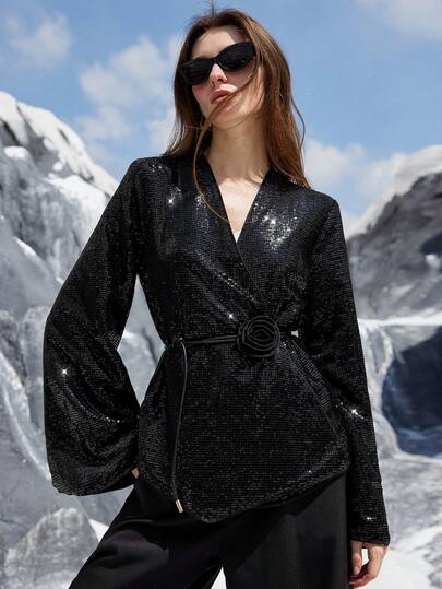 Aveloria Modichic Czarny kardigan z rozszerzanymi rękawami i dekoltem w serek, zdobiony cekinami i ściągaczem w talii