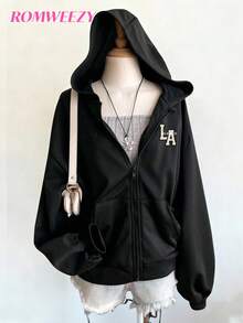 Sweetra Young 少女休闲时尚新款黑色卫衣外套，LA字母英文图案，黑色纯色连帽拉链，黑色罗纹袖口和下摆，长袖卫衣外套，适合少女日常穿着，韩版简约休闲风，适合秋冬季节。 - 黑色 - 查看 1