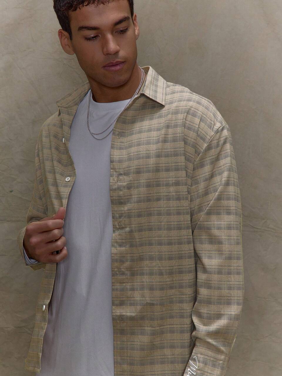 Camisa de manga larga con botones a cuadros para hombre, ideal para capas de invierno