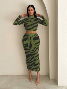 Zolique 2 件套女式短款针织高领上衣和动物印花裙套装，时尚又有型 - 軍綠色 - 查看 3