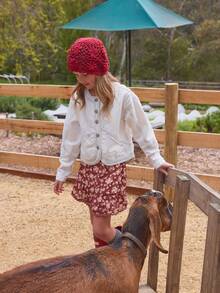 少女白色牛仔外套，Y2K风格，宽松版型，休闲时尚，舒适棉质牛仔面料，西部牛仔风女童牛仔外套