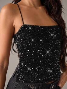 SHEIN BAE 秋冬夜店派对时尚性感黑色亮片吊带露背上衣，派对上衣，夜店上衣，冬季，新年，圣诞节，感恩节，闪亮黑色性感上衣 - 黑色 - 查看 4