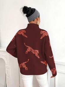 SHEIN Clasi Sweater Pullover Kasual Wanita Motif Leopard dengan Kerah Tegak - Coffee Brown - View 2