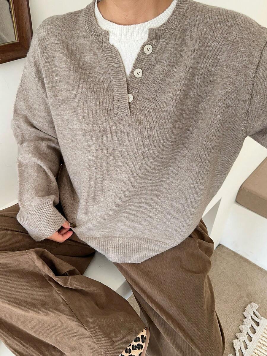 Dazy Plus 大码女式休闲撞色拼布纽扣装饰宽松套头衫，秋冬 - 卡其色 - 查看 1