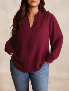 EMERY ROSE 大码女式 V 领荷叶边假门襟长袖休闲衬衫，适合工作、外出、聚会和约会 - 酒紅色 - 查看 1