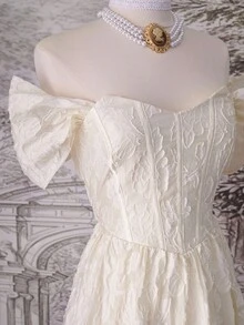 SHEIN MOD 露肩蝴蝶袖收腰长裙，激光切割纹理面料，乳白色露肩连衣裙，白色压花连衣裙，飘逸连衣裙，伴娘服，女士优雅服装，女士生日礼服 - 杏色 - 查看 7