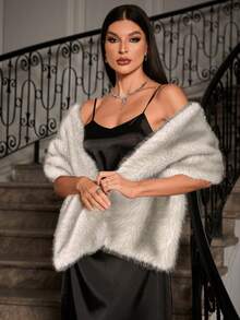 Zolique Chal sólido y versátil con hombros descubiertos y diseño esponjoso para mujer - Blanco - Ver 4