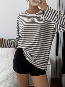 Livesso Áo thun dài tay rộng cổ tròn màu trơn dành cho nữ - Màu xám đen - Xem 4