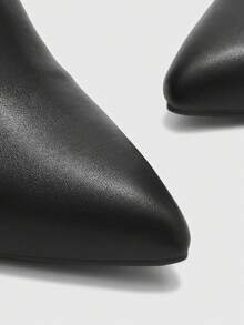 CUCCOO BIZCHIC Botas Pretas Altas até o Joelho de Fivela de Alta Qualidade para Outono/Inverno, Botas Femininas Elegantes de Bico Fino e Salto Fino, Botas Longas Versáteis e da Moda de Novo Estilo, Exibindo Charme Feminino e Elegância - Preto - Visão 8