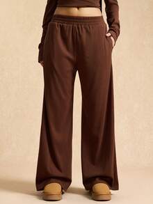 Easelle 女式纯色简约露肩上衣和裤子两件套，休闲日常穿着 - 棕色 - 查看 4