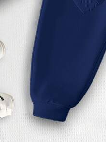 2 件套休闲舒适运动衫套装，字母印花长袖上衣，适合年轻男孩的服装，海军蓝圆领运动衫上衣和运动裤套装