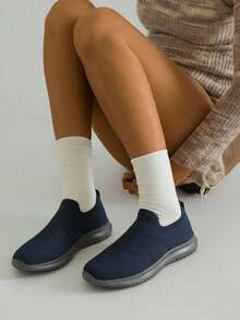 Tenis para hombre slip-on de tejido ligero, punta redonda, sin agujetas, suela gruesa, estilo minimalista casual para uso diario - Azul Marino - Ver 1