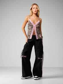 Missguided x Playboy Bluză fără mâneci cu imprimeu leopard și dantelă, cu decolteu în V, pentru ținute casual de vară - Multicolor - Vizualizare 3