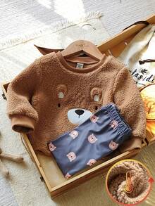 Vintaside Kids 女婴秋冬毛绒可爱熊刺绣圆领长袖卫衣搭配简约休闲熊数码印花裤套装，适合露营和居家穿着 - 棕色 - 查看 6