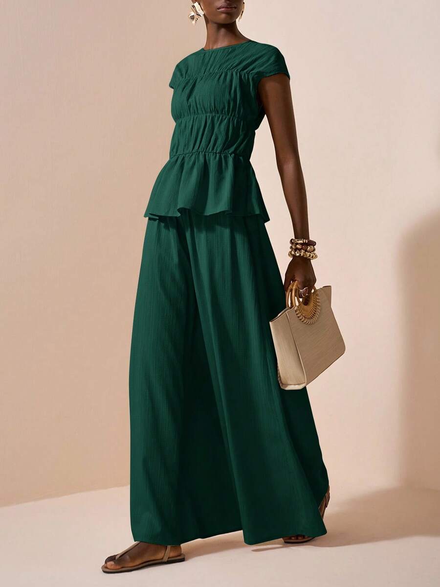 Zivah 2025 年夏季新品音乐节和毕业休闲装，学院风学生日常装，度假海滩日光浴街头装，杏色纹理面料圆领褶饰短袖荷叶边下摆衬衫和阔腿裤两件套 - 墨綠色 - 查看 1