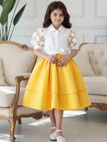 Set de 2 piezas para niñas con camisa de manga corta con cuello, contraste de malla, bordado y falda con cintura elástica y volantes, elegante moda para primavera/verano - Amarillo - Ver 1