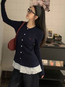 DAZY 女式圆领修身长袖撞色蕾丝拼布刺绣休闲开衫 - 藏蓝色 - 查看 4