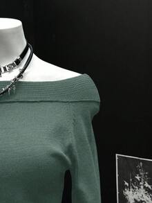SHEIN Unity Suéter ajustado con hombros descubiertos y fruncido, de unicolor, estilo gótico oscuro y punk Y2K, para otoño/invierno - Verde Oliva - Ver 4