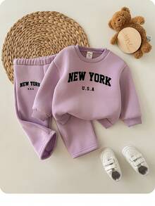 SHEIN 2 Stücke Baby Mädchen Oversized Buchstaben-Muster Rundhals Sweatshirt und Hose Set, lässiger Outfit für Outdoor und Zuhause, Baby Mädchen Sweat Set, Baby 2-teiliges Set, Baby lässige Sets, 2-teilige Sets, Baby Mädchen Trainingsanzug Herbst Winter - Mauve - Übersicht 1
