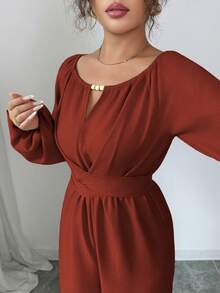 Rafferiza 女士优雅通勤木珠装饰圆领扭腰长袖阔腿连体裤 - 紅木色 - 查看 7