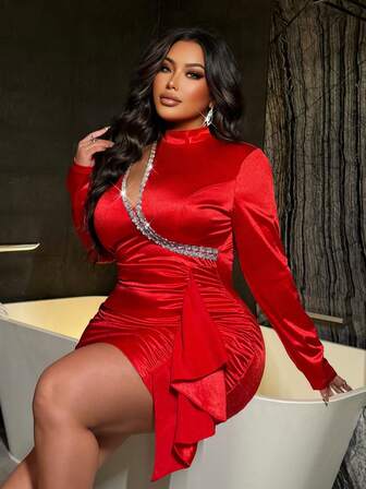 NU&NOW 大码水钻装饰褶饰立领长袖性感优雅连衣裙