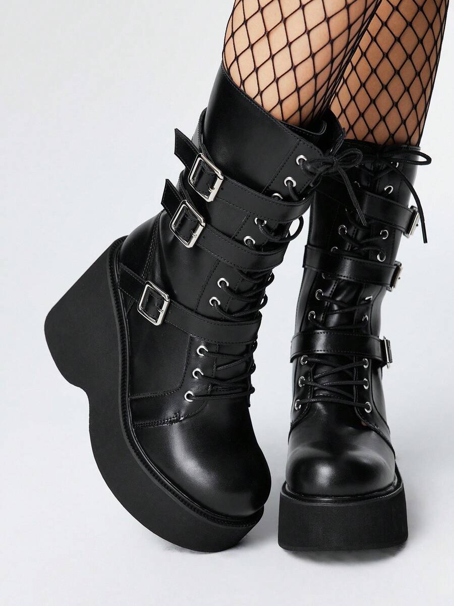 ROMWE Goth Bottes mi-mollet style punk à semelle épaisse et plateforme, noires mates pour femmes. Bottes de combat confortables avec bout rond, boucle métallique et décoration, style gothique. Idéal pour Halloween