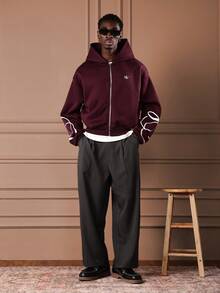 SUMWON 短款男式全拉链连帽衫，带文字图案，酒红色休闲秋冬外套 - 酒紅色 - 查看 4