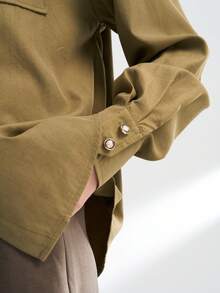 Airaco 休闲宽松纯色前开口袋工装衬衫 - 軍綠色 - 查看 2