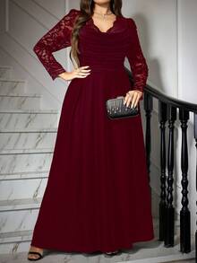 Ellevyn Elegantes Kleid in Große Größen für Frauen mit Kontrast-Spitze, Langarm und plissiertem Design