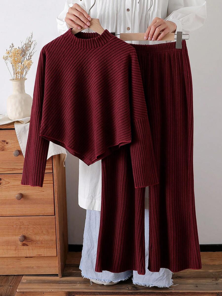 SHEIN مجموعة ملابس كاجوال للفتيات المراهقات، تتضمن ملابس علوية قصيرة بنسيج ملمس بلون بوردو مع تصميم حاشية غير متماثلة وبنطال ذو ساق واسعة مع حاشية متموجة، مريحة وأنيقة للخريف/الشتاء، مناسبة للخارج والكاجوال والسفر، قطعتان - عنابي اللون - مشاهدة 1