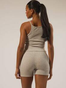 MUSERA ESSENTIALS Camiseta de tirantes finos, de costilla suave y espalda de tirantes, prenda interior esencial para otoño, invierno, primavera y verano, ideal para el día a día, el descanso y las vacaciones - Gris - Ver 4