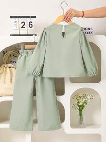 SHEIN Playful Pals 2pcs/Set Young Girl Stylish & Sweet Bow Decor Top + Wide Leg Pants Outfit, Spring/Autumn - Green - View 2