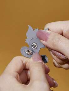 TOM & JERRY X SHEIN 2 kẹp giữ cáp hoạt hình, kẹp giữ cáp tai nghe sạc du lịch, kẹp sắp xếp cáp đa chức năng dễ thương tại nhà, phù hợp để lưu trữ nhiều loại cáp khác nhau. - Nhiều màu - Xem 5
