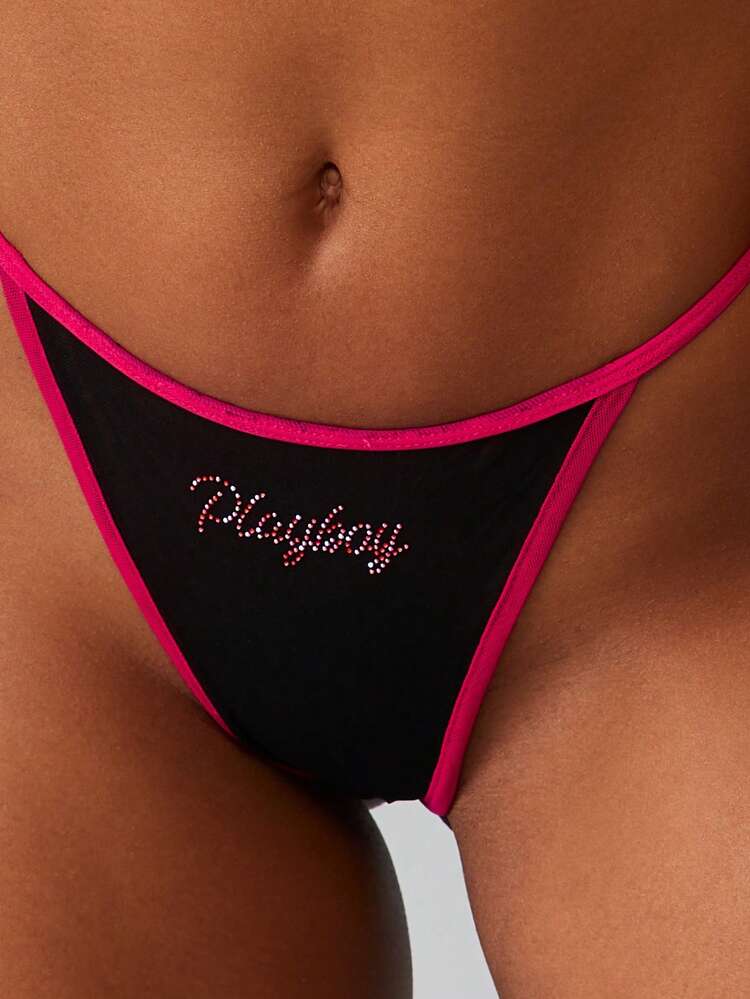 Missguided x Playboy Mit Strass verzierter Hotfix String mit kontrastierendem rosa Saum