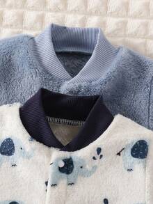 两件套男婴长袖白色和蓝色可爱卡通大象毛绒加厚连脚睡衣套装，毛绒刺绣大象图案，柔软舒适，适合秋冬季穿着 - 藍色 - 查看 5