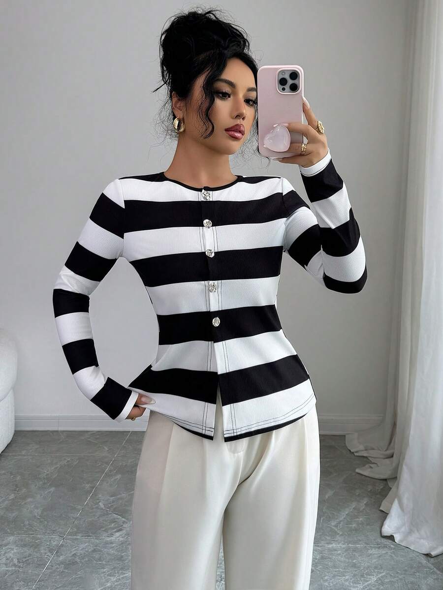 SHEIN Clasi 女款黑白條紋修身銀色鈕扣裝飾休閒優雅夾克,適合通勤、上學、約會、居家、日常穿著,秋季,小個子女性 - 彩色 - 查看 1