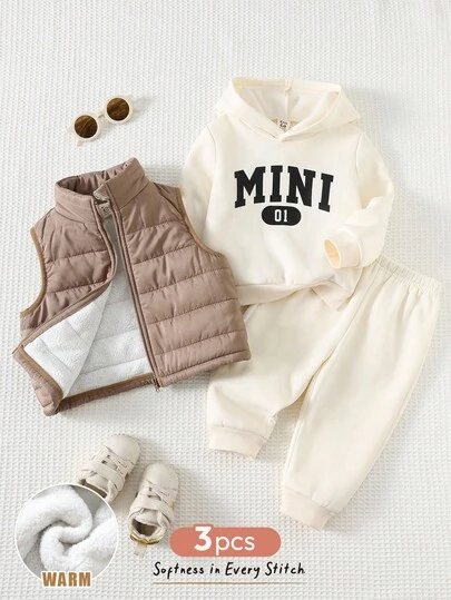 Cozy Pixies Conjunto de 3 piezas para bebé niño: sudadera con estampado de letras minimalista, pantalones de cintura elástica, chaleco acolchado sin mangas. Adecuado para uso en interiores, exteriores casuales, esquí, vuelta al colegio, uso diario, deportes en otoño/invierno