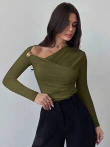 Firerie 女士新款不对称肩部长袖裹身褶皱腰部紧身白色T恤，饰有金属装饰，优雅日常通勤装扮，适合秋季、返校季、秋季女装、全白款式、机场穿搭、外出、度假、夏季海滩。 - 軍綠色 - 查看 7