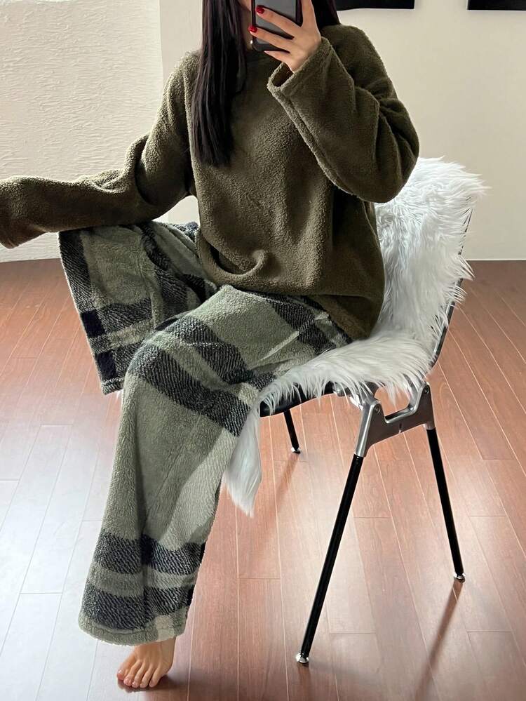 Women's Thick Fleece Solid Color Top And Plaid Loose Fluffy Cozy Pajama Pants Set, Winter Loungewear